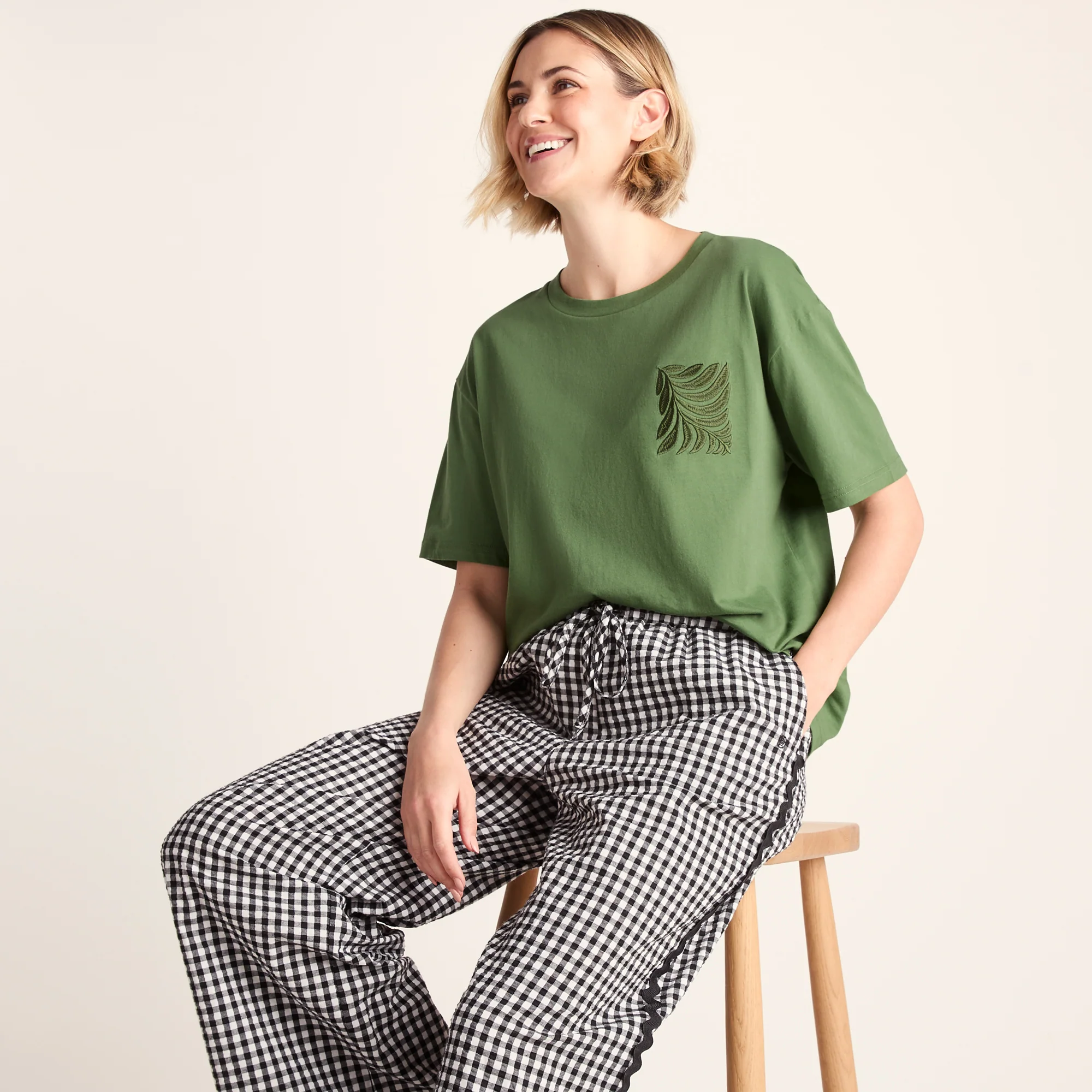 Botanical Womens Relaxed Fit Supersoft T-shirt - Dark Matcha - Image 3