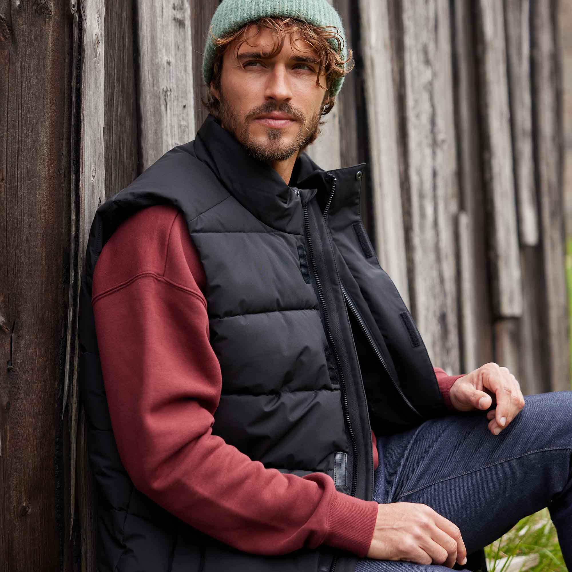 Leighton Mens Shower Resistant Insulated Gilet - Black - Image 10