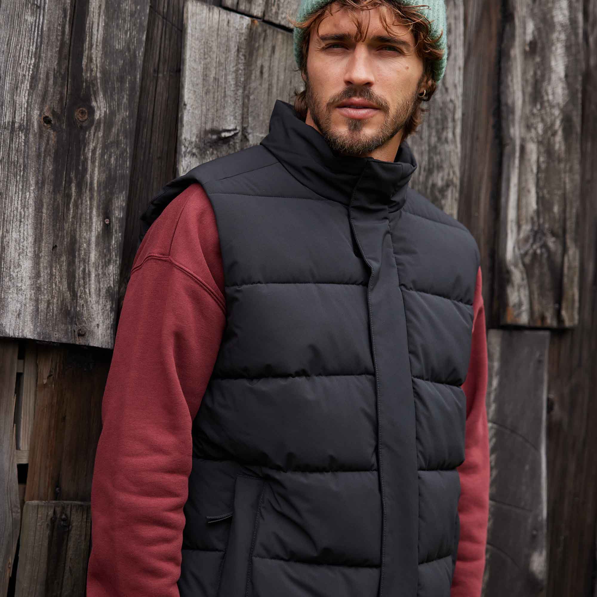 Leighton Mens Shower Resistant Insulated Gilet - Black - Image 9