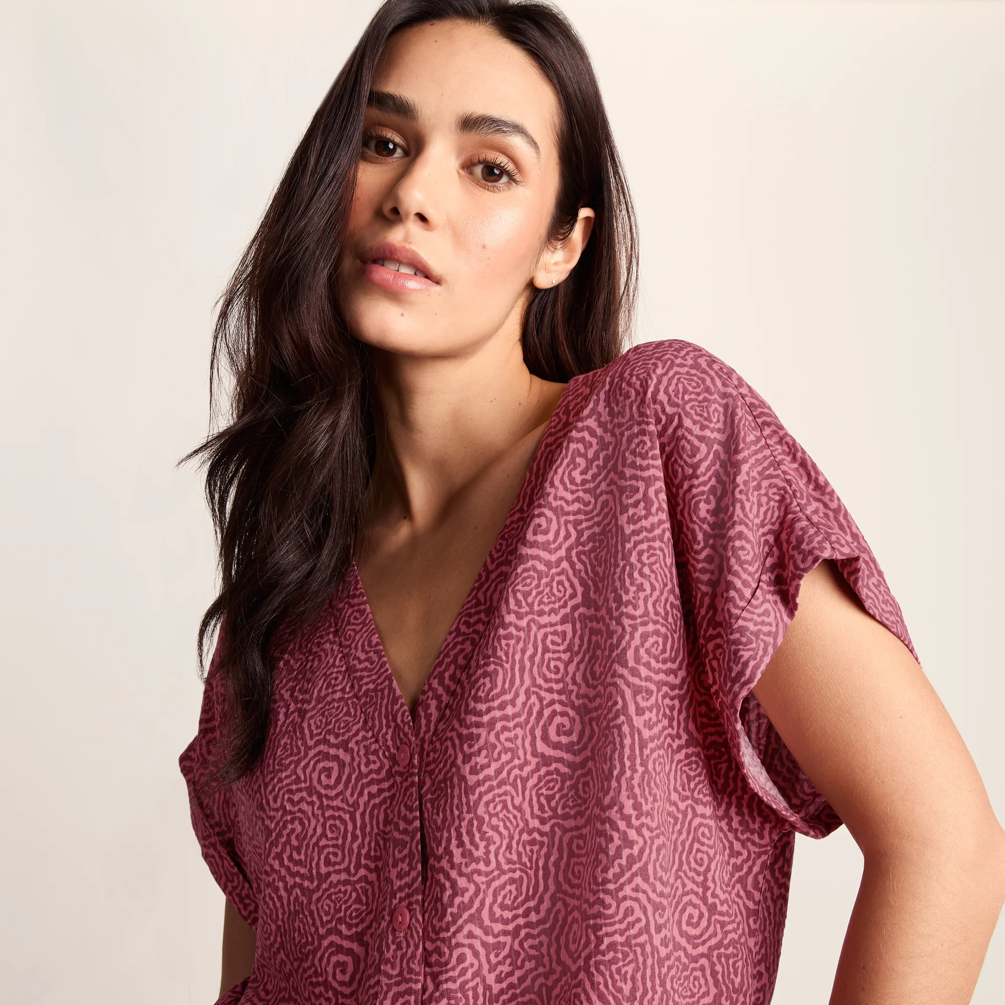 Meredith Womens Short Sleeve Supersoft Blouse - Black Raspberry Wiggle Print - Image 5