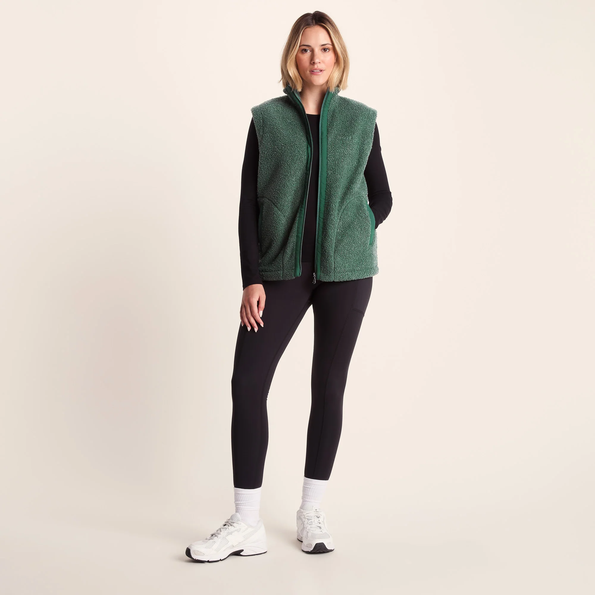 Peyton Womens Relaxed Fit Sherpa Fleece Gilet - Racing Green - Image 2