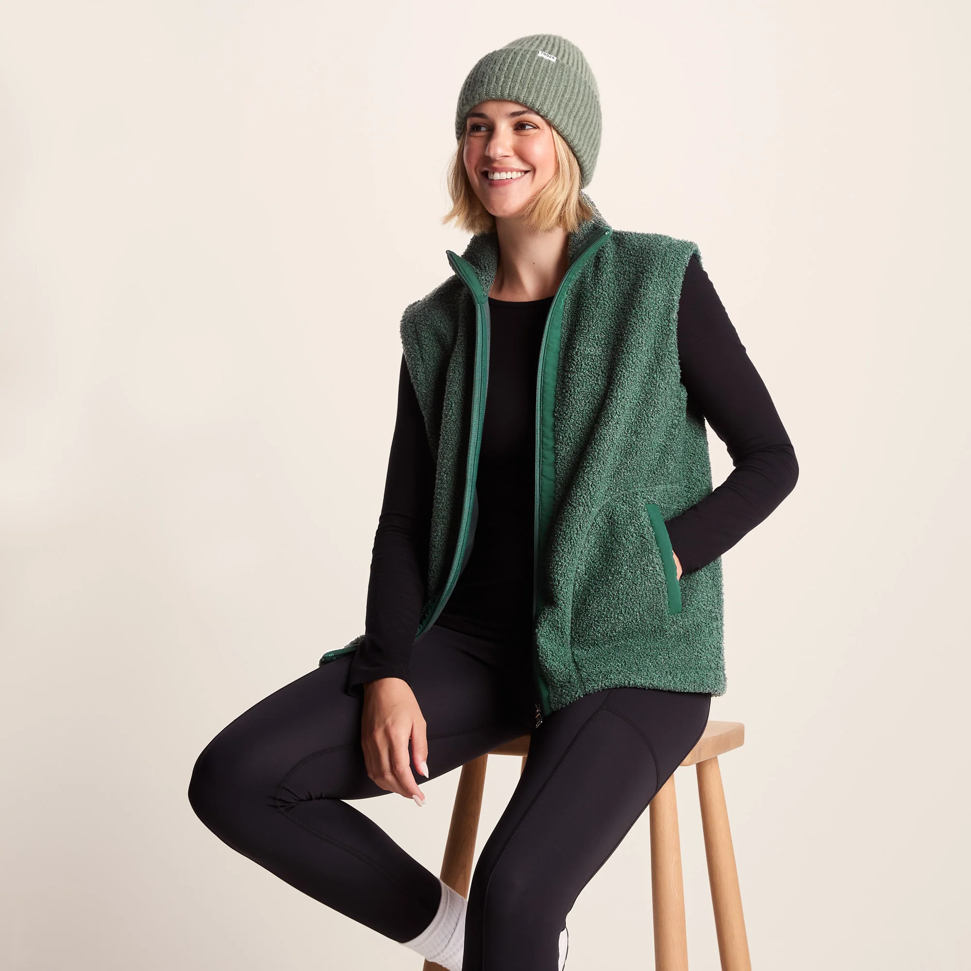 Peyton Womens Relaxed Fit Sherpa Fleece Gilet - Racing Green - Image 4