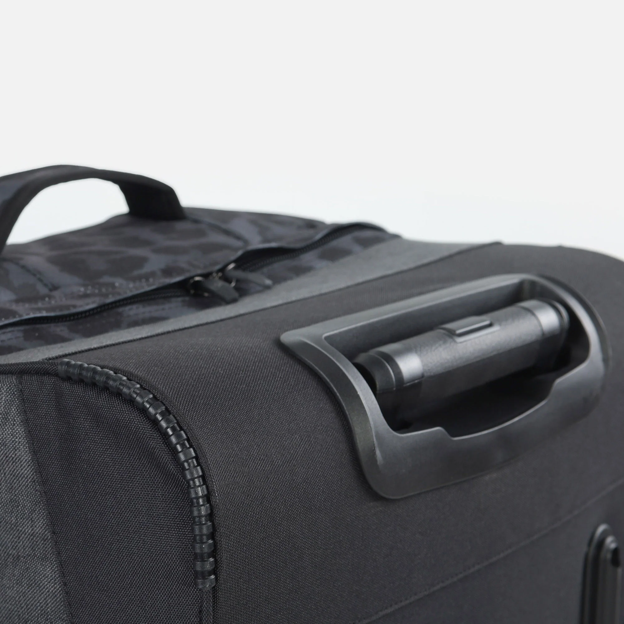 Surfanic Maxim 3.0 100L Roller Bag - Jet Black - Image 10
