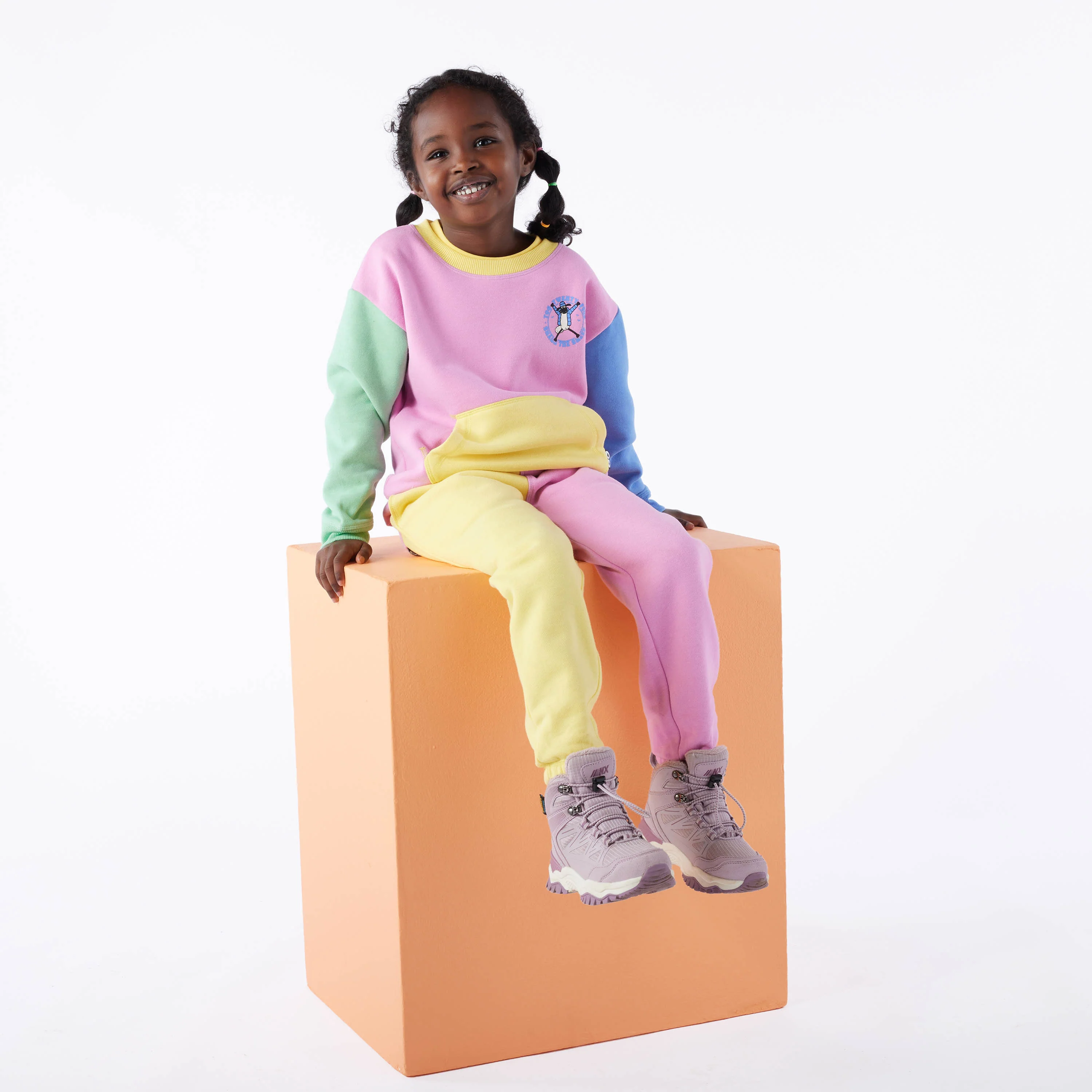 Valais Kids Shaun the Sheep Sweat Pant - Piglet Pink - Image 4
