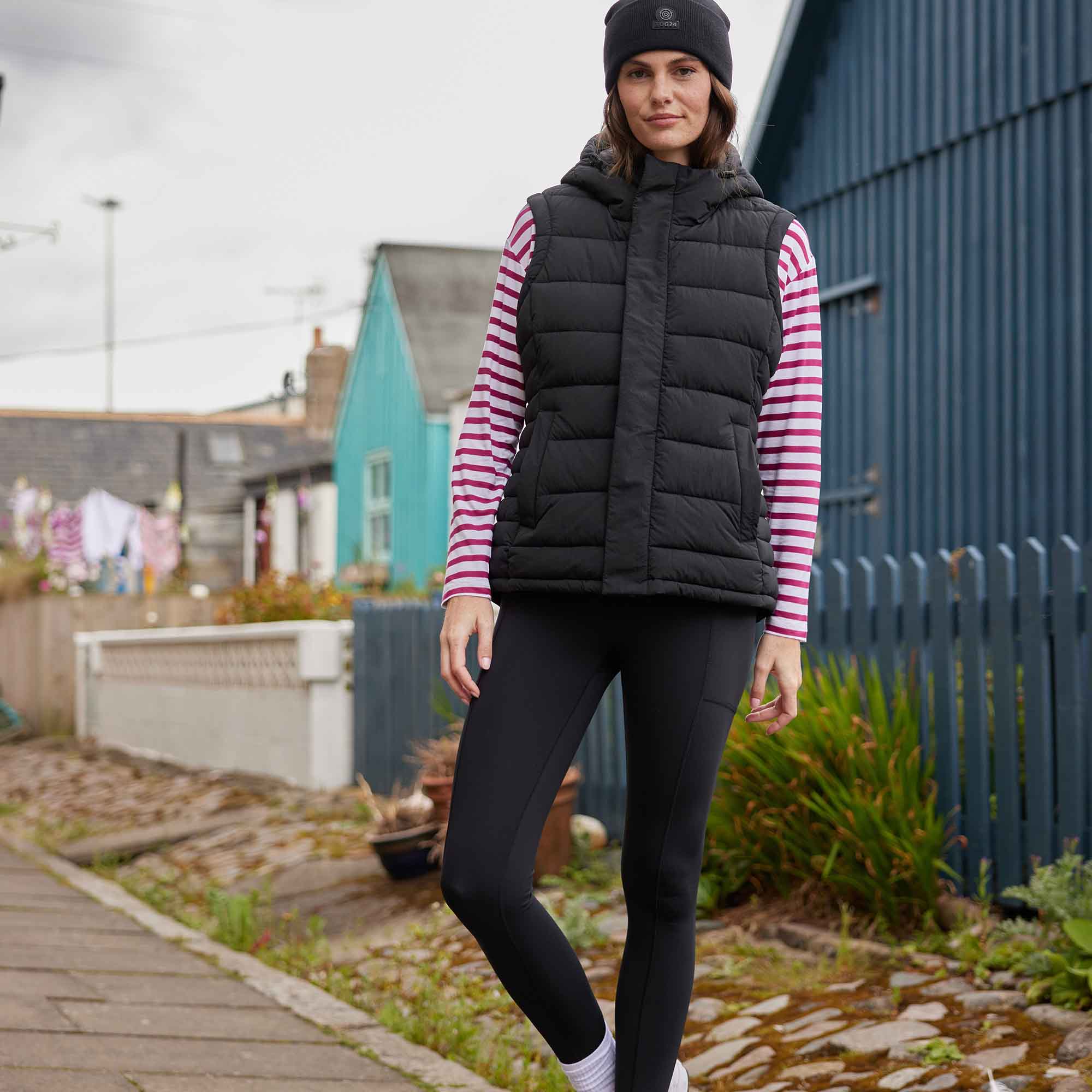 Wyness Womens Shower Resistant Insulated Jacket - Black - Image 8